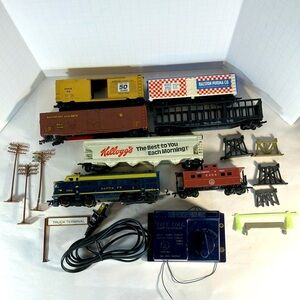 HO Train Engine Cars Power Transformer and Accessories